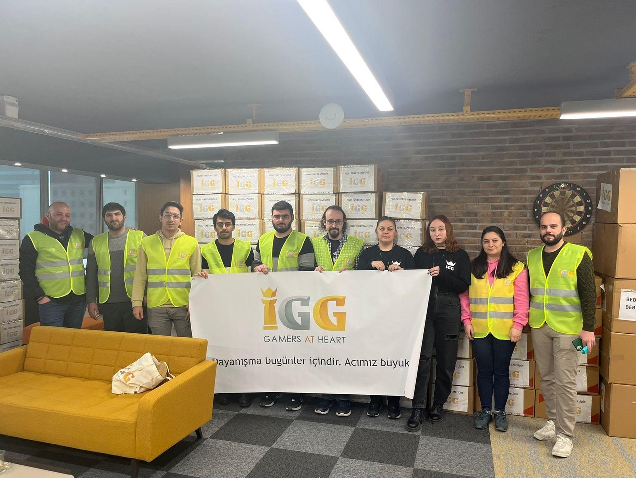 <strong>IGG Deprem Bölgesine Yardım Elini Uzattı</strong> 69