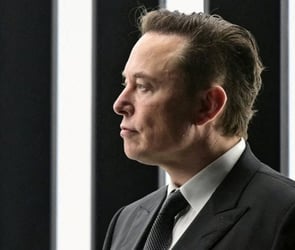 Elon Musk, yapay zekâ için yatırım yaptı: 10 bin GPU satın aldı