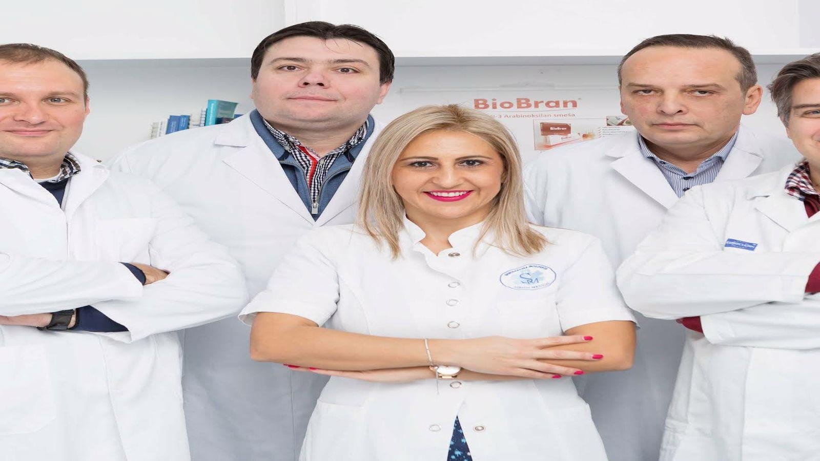 Sirius Medical kanser hastaları için, 12 milyon euro yatırım aldı 2 Kanser hastalarına yönelik cerrahi işaretleme ve haritalama geliştiren Sirius Medical, düzenlenen Seri B turda 12 milyon euro yatırım almıştır. Sirius Medikal şirketi 2014 yılında kurulmuş, 7 yıldır sektörde olan cihaz tedarikçisi şirketidir. Distribütörü olduğu Almanya ve Kanada menşeili kaliteli ürünleri rekabetçi fiyatlarla sunmaktadır. Aynı zamanda Siemens Healthcare Türkiye’nin onaylı tedarikçisi konumundadır. 2014 Yılında Alman Devi SARSTEDT markasının distribütörlüğü ile kurulan Sirius Medikal şirketi, ilerleyen yıllarda bünyesine aldığı, alanında öncü firmalar ile sağlık ve yaşam bilimleri alanında, hastane, araştırmacı ve kullanıcıların ihtiyaçlarına güncel ve teknolojik çözümler sunmayı hedeflemiş, sağlık alanında faaliyet gösteren bir firmadır. Sirius Medikal şirketi tıp uzmanlarıyla olan ortaklıkları ile birlikte kanser hastalarının bakımını iyileştirmek için cerrahi çözümler geliştirmektedirler. Tedarikçisi oldukları SIEMENS HEALTHINEERS Türkiye gibi yerli ve global bir çok hastane ve laboratuvarlara hizmet vermektedir. Tüm bunlara ek olarak diyabet alanında da doktor ve hastalara yeni nesil tanı yöntemleri sunarak, teknolojik yeniliklerden haberdar olmalarını sağlamaktadır. Sirius Medikal şirketi, güvenilir ve müşteri odaklı çözümler üreten bir firma olarak bilinmektedir. Sirius Medikal şirketi, kanser hastalarına yönelik haritalama ve cerrahi işaretleme geliştirmektedir ve düzenlenen Seri B turda 12 milyon euro yatırım almıştır. Holland Capital liderliğindeki tura mevcut yatırımcılar BOM Brabant Ventures, Curie Capital ve Team Holmium ve yeni yatırımcı Norgine Ventures katılmıştır. Bram Schermers öncülüğünde kurulmuş olan ve tümörlerin hassas şekilde çıkarılmasını sağlayan çözümler sunarak kanser hastalarını iyileştirmeyi amaçlamaktadır.
