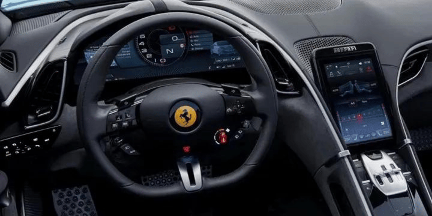 Ferrari otomobiller Samsung'un OLED ekranlarıyla bir araya gelecek.