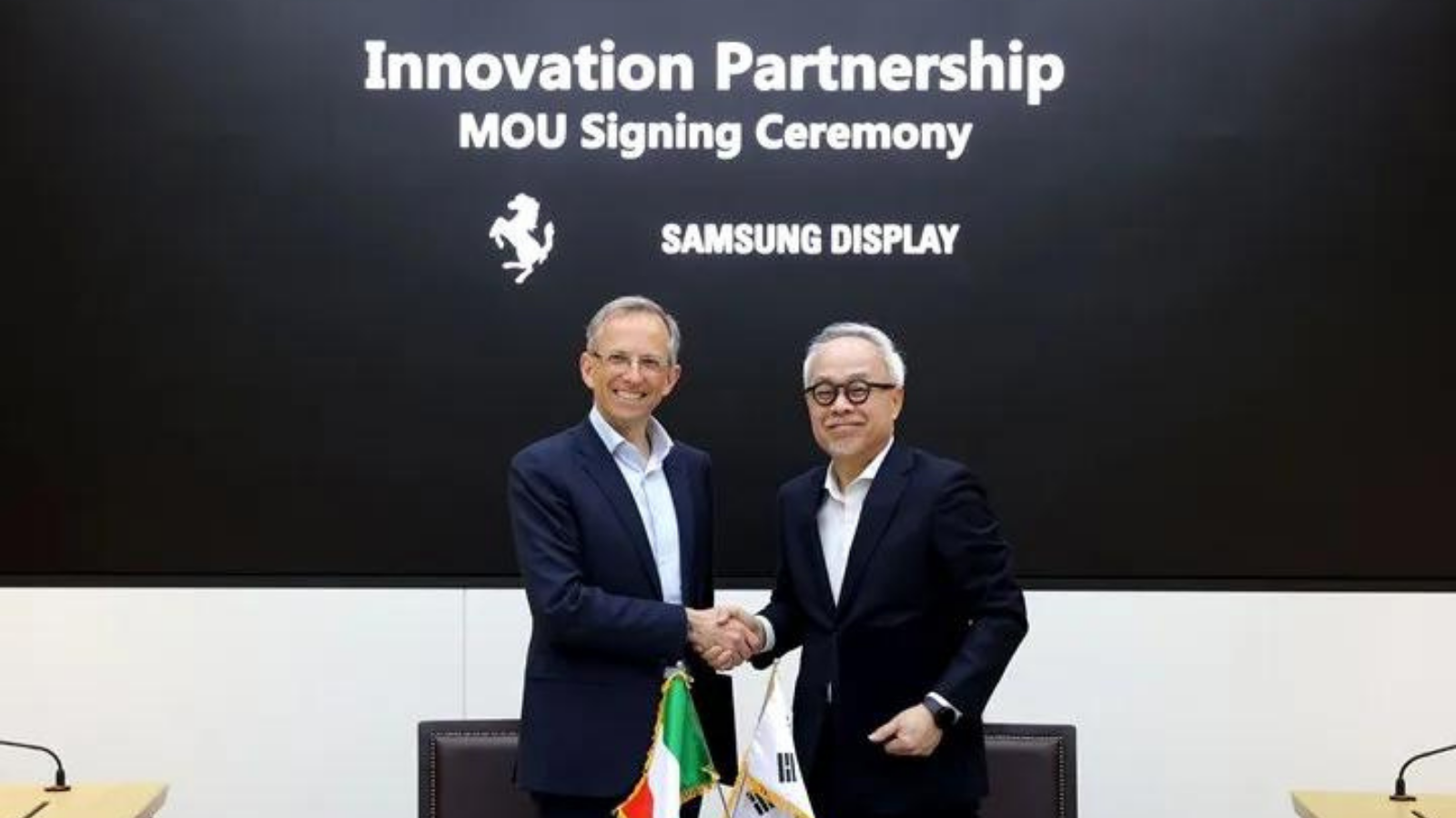 Samsung ve Ferrari, Yeni Nesil Ferrari Modelleri İçin İş Birliğine İmza Attıklarını Açıkladı 66 Ferrari otomobiller Samsung'un OLED ekranlarıyla donatılacak