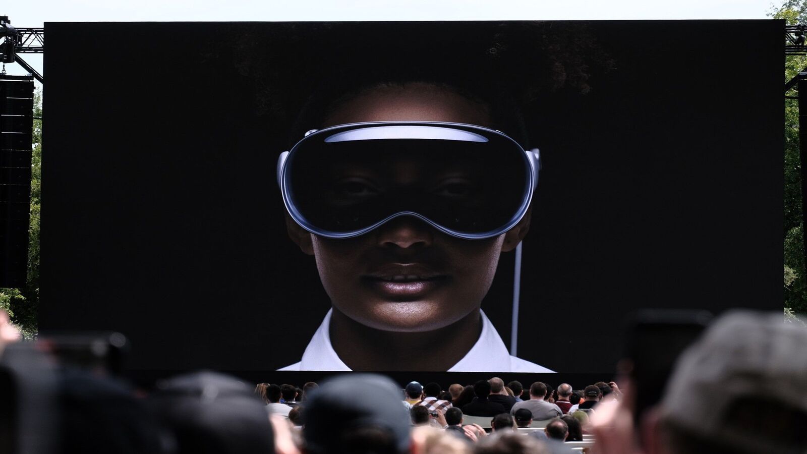 Apple Vision Pro'da NBA Maçları Seyredilebilecek 66 Apple Vision Pro, uçak seyahetleri için yeni mod getiriyor