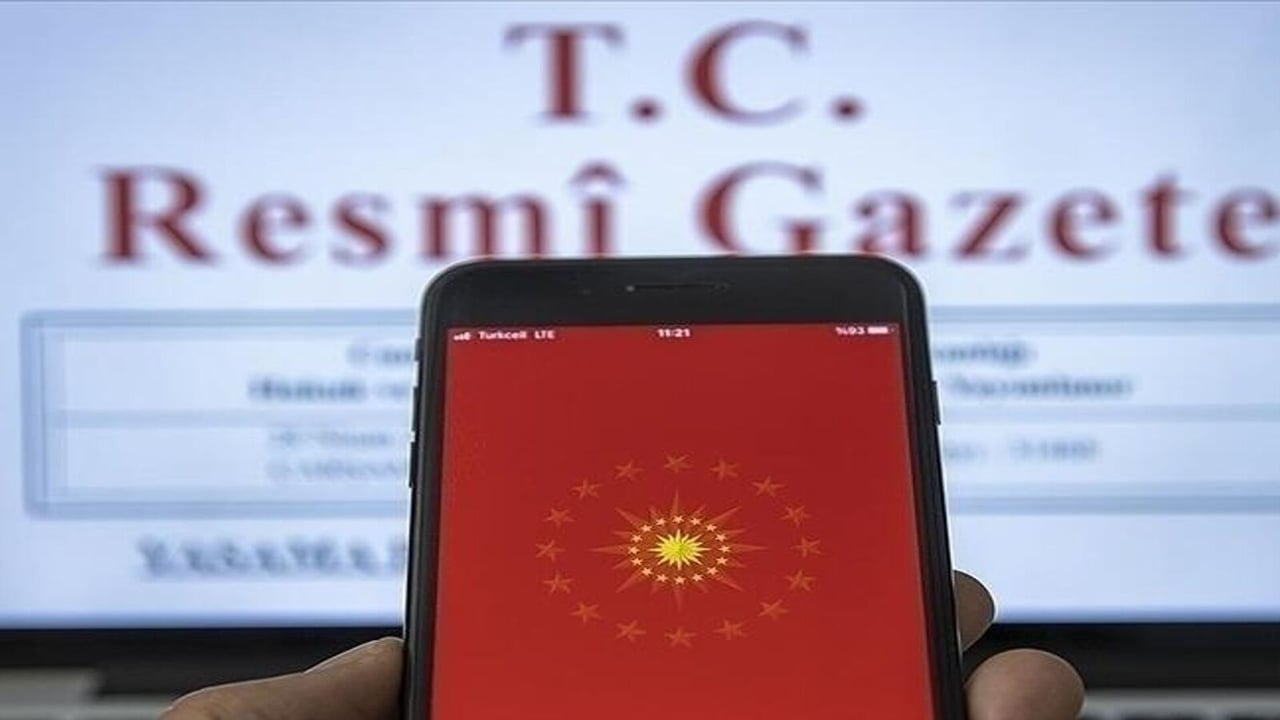 Yurt dışından getirilen telefonların IMEI kayıt ücretine %233 oranında zam yapıldı. KDV oranı tüm ürünler için %20'ye yükseltildi 65 e KDV oranı tüm ürünler için %20'ye yükseltildi.