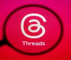 API desteği, Threads kullanıcılarının üçüncü taraf uygulamalar aracılığıyla sohbet etmesine, gönderiler paylaşmasına ve diğer işlevleri gerçekleştirmesine olanak tanıyacak.