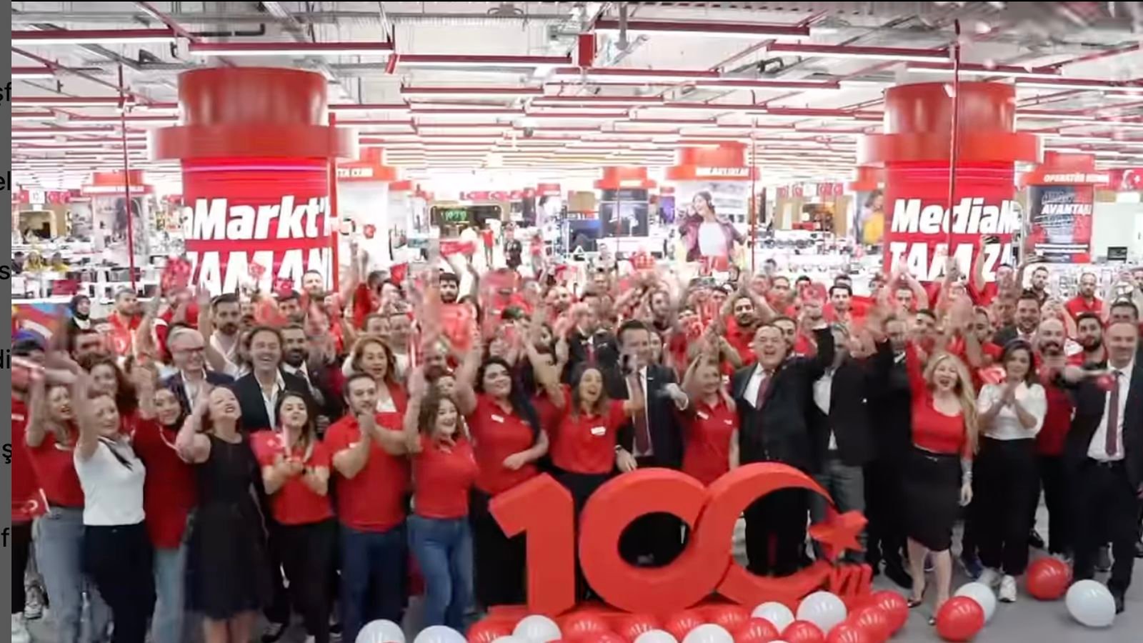 Türkiye'nin ilk konsept mağazası Media Markt eşliğinde Tech Arena'da açıldı