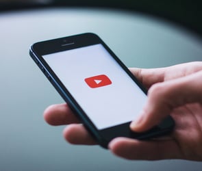YouTube Music kullanıcılarının müzik deneyimini özelleştirmelerine ve müzik listelerini daha ilgi çekici hale getirmelerine yardımcı olmayı hedefliyor.