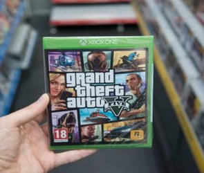 GTA-6, Rockstar Games'in en çok beklenen oyunlarından biri olarak oyunseverler merakla bekliyor.