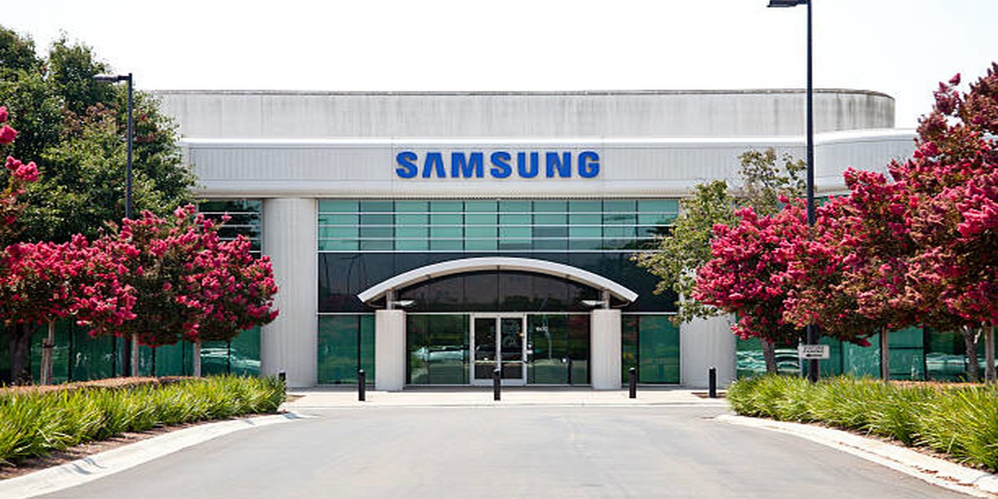 Samsung'un Yeni Yapay Zeka Atılımı: Gauss Modeli ile İnovasyon 1 Gauss modeli, resim düzenlemeden yazılı içerik oluşturmaya, doküman özetlemeden kodlama yardımına kadar birçok alanda hizmet verebilme imkanı sunacak.