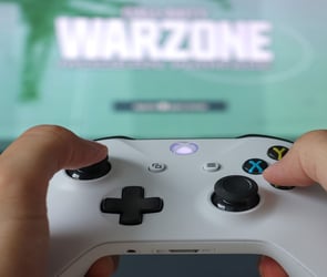 Xbox Game Pass Türkiye abonelik ücretlerine zam yaptı. Zamların gerekçesi olarak, Türkiye'deki ekonomik koşullar ve döviz kurlarındaki artış gösteriliyor.