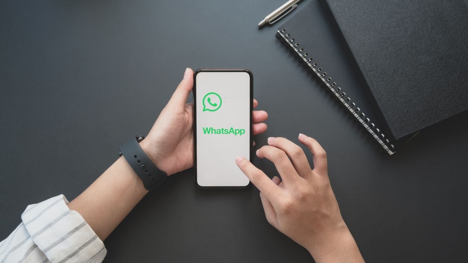 WhatsApp iOS Beta İçin Yeni Bir Tema Özelliği Üzerinde Çalışıyor 2 WhatsApp, kullanıcıların uygulamanın ana marka rengini değiştirmelerine olanak tanıyacak bir tema özelleştirme özelliği üzerinde çalışıyor.