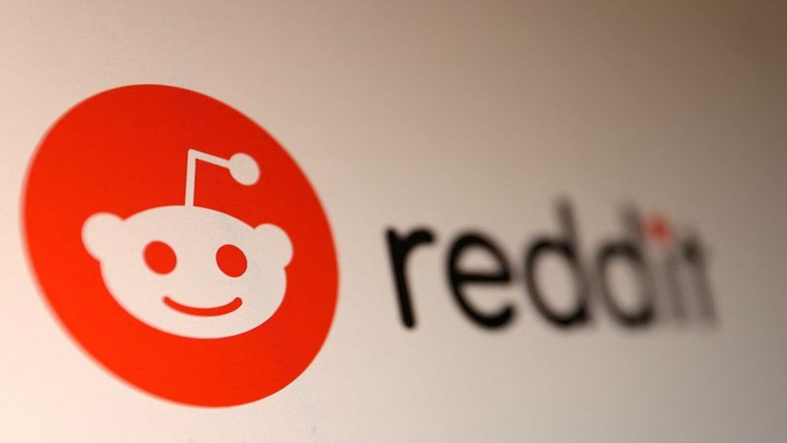 Reddit Tarafından  Yapay Zekâ Eğitimi Satışı Yapılan Firma Google Olabilir Mi? 