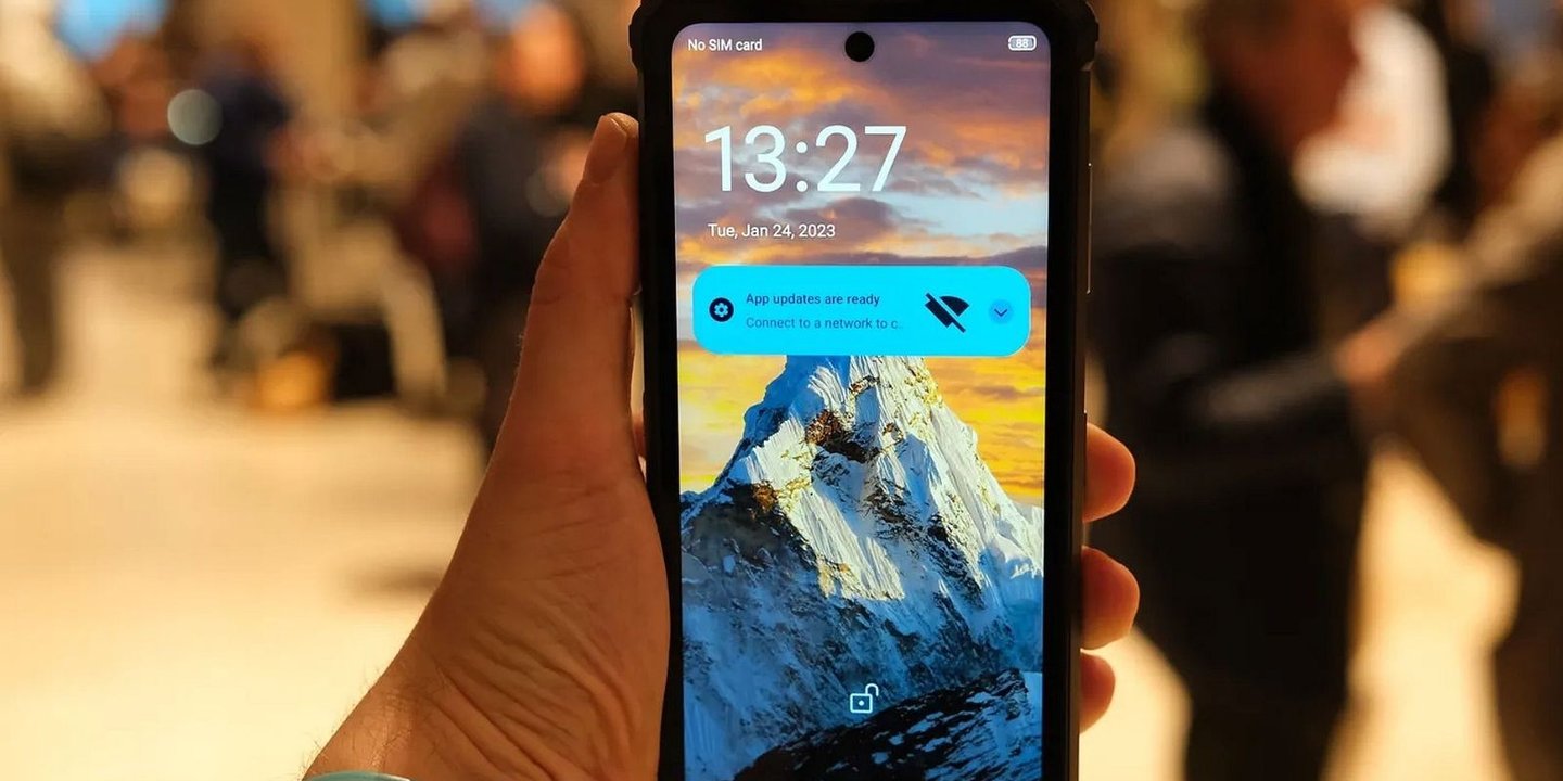 Uzun pil ömrü herkesin tüm telefon kullanıcılarının hayalidir. Ancak yeni tanıtılan Hard Case P28K modeli işi biraz abarttı desek yerinde olur.