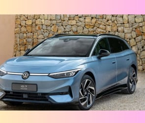 Volkswagen ID.7 aracı çıktıktan sonra test edilmeye başlanan ve uzun zamandır gerçek yollardan fotoğrafları gelen Volkswagen ID.7 Tourer aracı tanıtıldı.