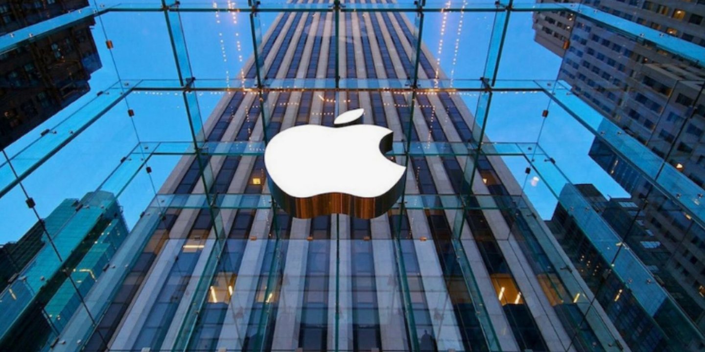 Apple, AB Akıllı Telefon Pazarında Liderliği Eline Aldı! 1 Apple şirketi, Avrupa Birliği'nde Samsung'u geride bırakarak akıllı telefon pazarında liderlik koltuğuna oturdu.