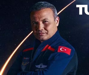 İlk Türk astronot Alper Gezeravcı dünyaya geri dönüyor!