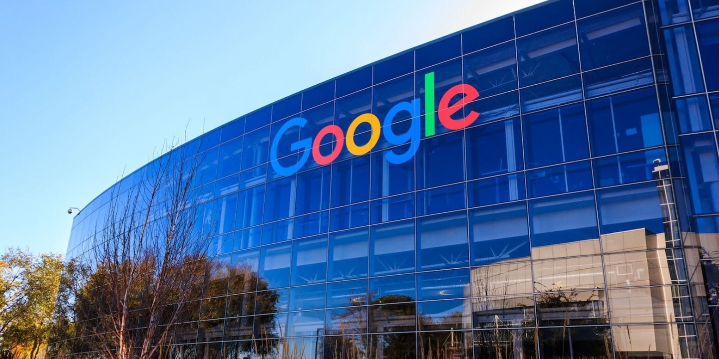 Google bir grup yayıncıya yapay zeka aracılığıyla haber yazmaları karşılığında ücret ödediği söyleniyor. İşte konunun tüm detaylarını sizler için derledik…