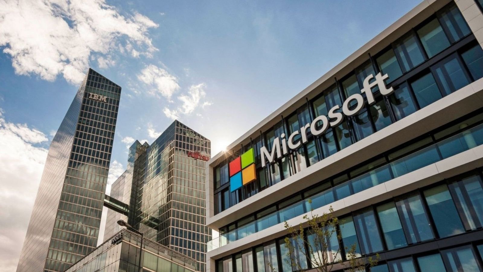 Microsoft şirketini hareketli bir ilkbahar mevsimi beklediğini söylemekte fayda var. 