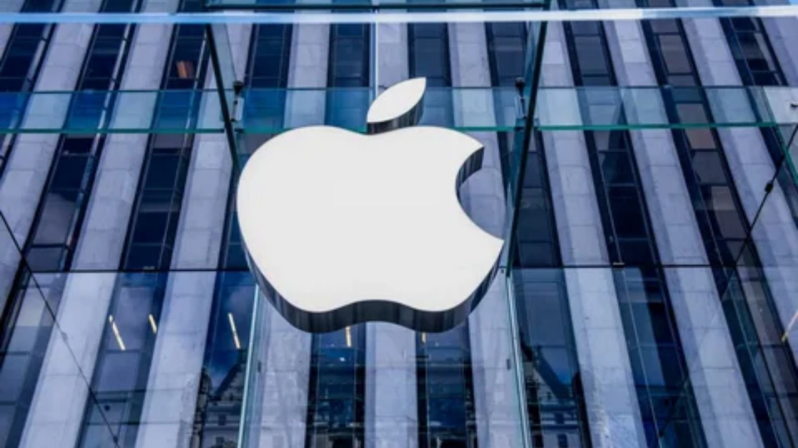 iOS 18 İle Ana Ekran Simgeleri Arasında Boşluk Olabilir 2 Ortaya atılan son iddia bilgilere göre iOS 18 ile beraber ana ekrandaki uygulama simgeleri arasında boş alanlar olabilir.