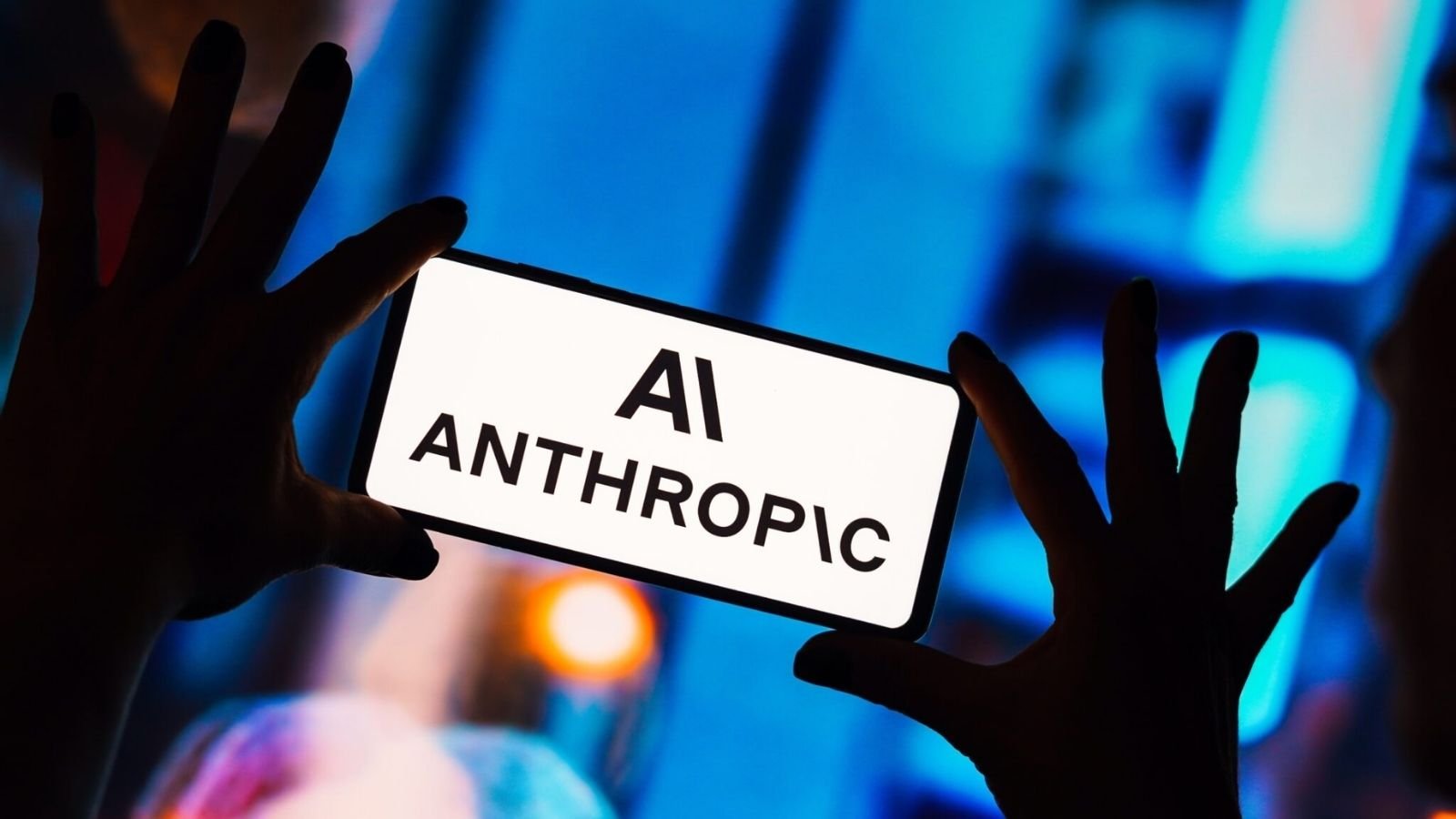 Amazon, Anthropic Merkezli Yapay Zeka Yatırımını Yükseltti 2 Dünyanın online ticaret firmalarından olan Amazon, geçtiğimiz yıl Anthropic merkezli büyük bir yapay zeka yatırımını açıklamıştı.