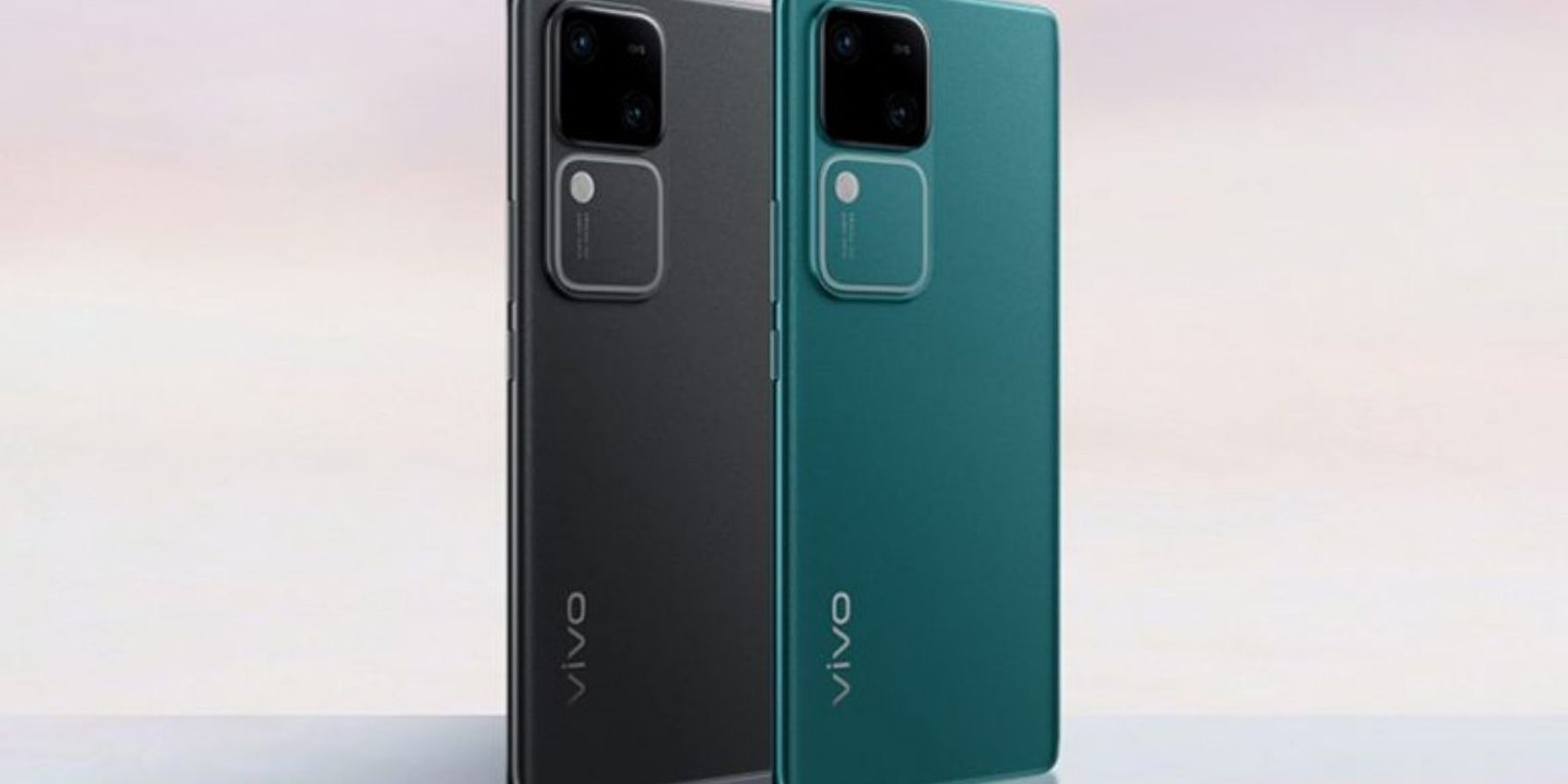 4 Yıl Pil Garantisi Veren Vivo V30 Türkiye’de Ön Satışta! 1 vivo markası, Türkiye'de pil sağlığı takip fonksiyonuna sahip ilk Android akıllı telefon olan V30 için lansmana özel 4 yıl boyunca geçerli olan, pil sağlığı % 80'in altına düşerse ücretsiz değişim garantisi verdiğini söyledi.