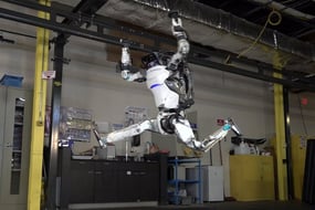 Boston Dynamics şirketi neredeyse 11 yıl önce gözler önüne çıkardığı Atlas isimli insansı robotunu emekliye ayırma kararı aldı.