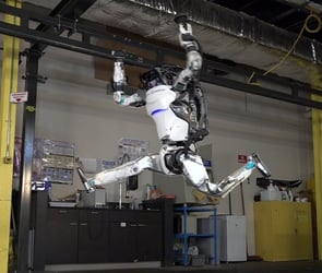 Boston Dynamics şirketi neredeyse 11 yıl önce gözler önüne çıkardığı Atlas isimli insansı robotunu emekliye ayırma kararı aldı.