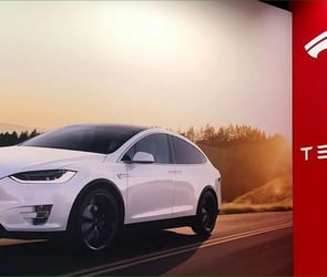 Tesla Türkiye'den dikkatleri üzerine çeken bir atak gerçekleşti. Şirket, Model Y SR RWD 'nin %10'luk ÖTV dilimine giren arkadan çekişli versiyonunu bugünden itibaren Türkiye'de ön satışa çıkardı.