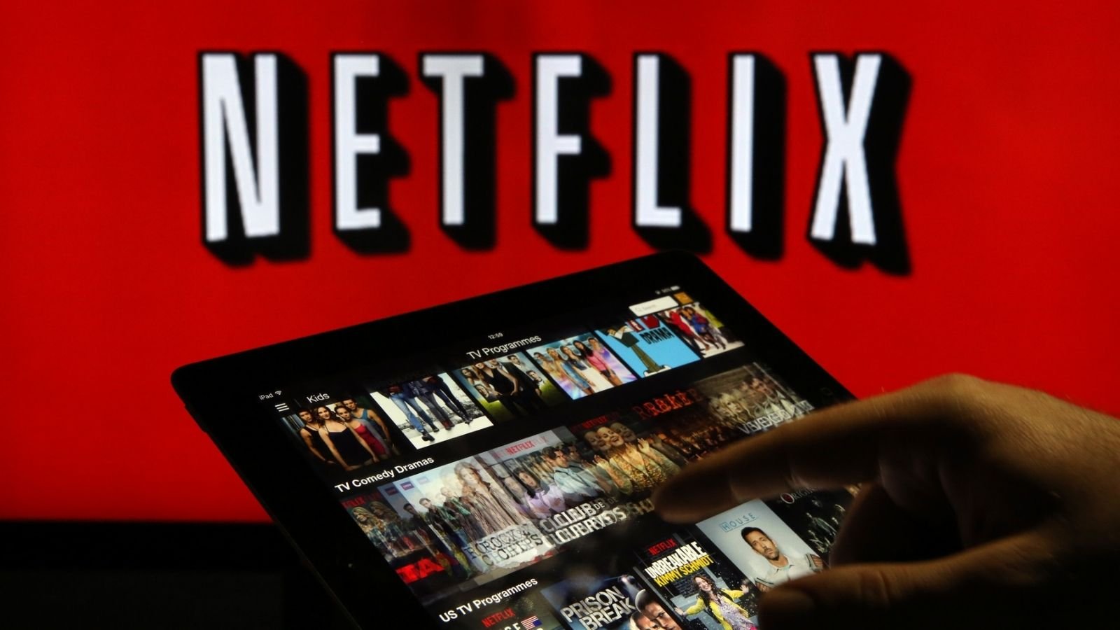 Netflix Artık Kullanıcı Sayısını Açıklamama Kararı Aldı 2 Netflix platformuna kaydolan kişi sayısını artık açıklamayacağını paylaştı. Yine buna ek olarak, gelecek yıldan itibaren de her aboneden elde edilen gelirin paylaşılmayacağı söyledi.