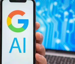 Teknoloji devi Google, Android ve yapay zeka ekiplerini bir araya getirerek bazı kararlar verdi. Bu duruma bakıldığında şirket, yapay zekayı kendi yazılımına dahil etmeyi amaçlıyor.