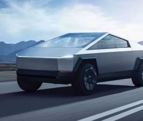 Tesla şirketi tarafından dünyanın en sağlam arabası olarak tanıtılan Tesla Cybertruck, İstanbul Havalimanı çevresinde gözüktü.
