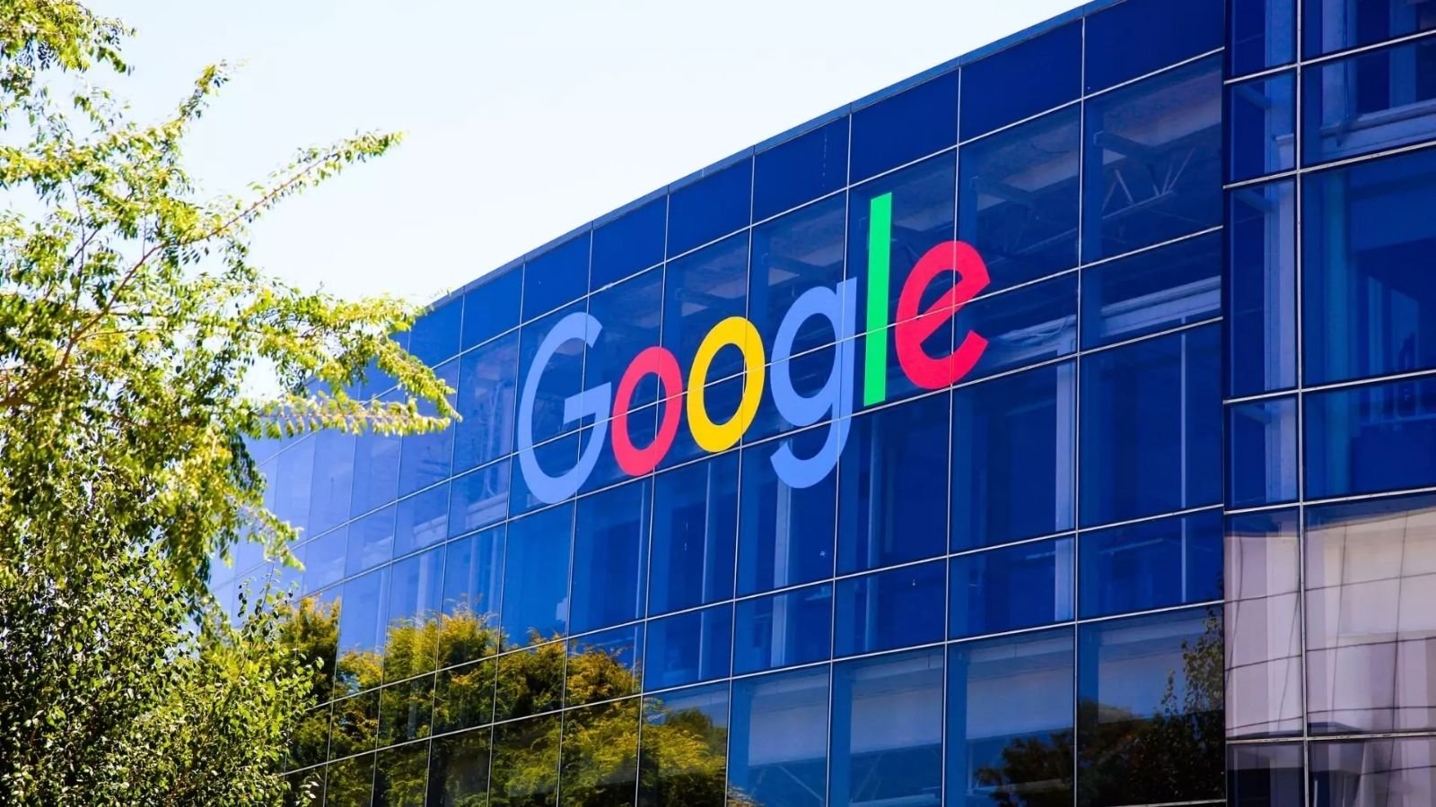 Google'dan Epic'e: "Savaşmadan istediğini vermeyeceğiz" 2 Geçtiğimiz günlerde Epic, Google'a karşı açtığı antitröst davasını kazandığı gündemde yer etmişti. Fakat Google, Epic'in taleplerinin duruşma kayıtlarının çok ötesine...