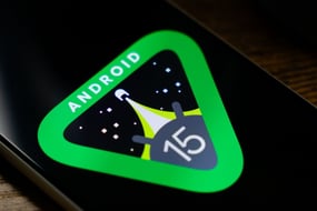 Uydu Bağlantısından Pil Sağlığını Düşünen Android 15 73 Yeni sürüm Android 15 ile birlikte uydu bağlantısınından pil sağlığına kadar, heyecan verici yeni özellikler geliyor. İşte tüm detayları sizler için derledik...