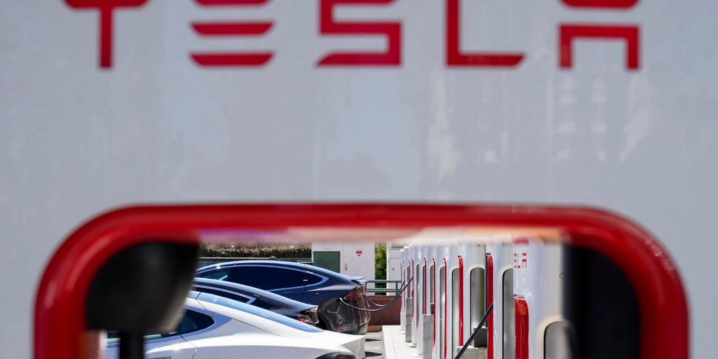 Tesla'nın Yeni Otonom ASS Sistemi Kullanıma Sunuldu 1 Tesla'nın Yeni Otonom ASS Sistemi Kullanıma Sunuldu