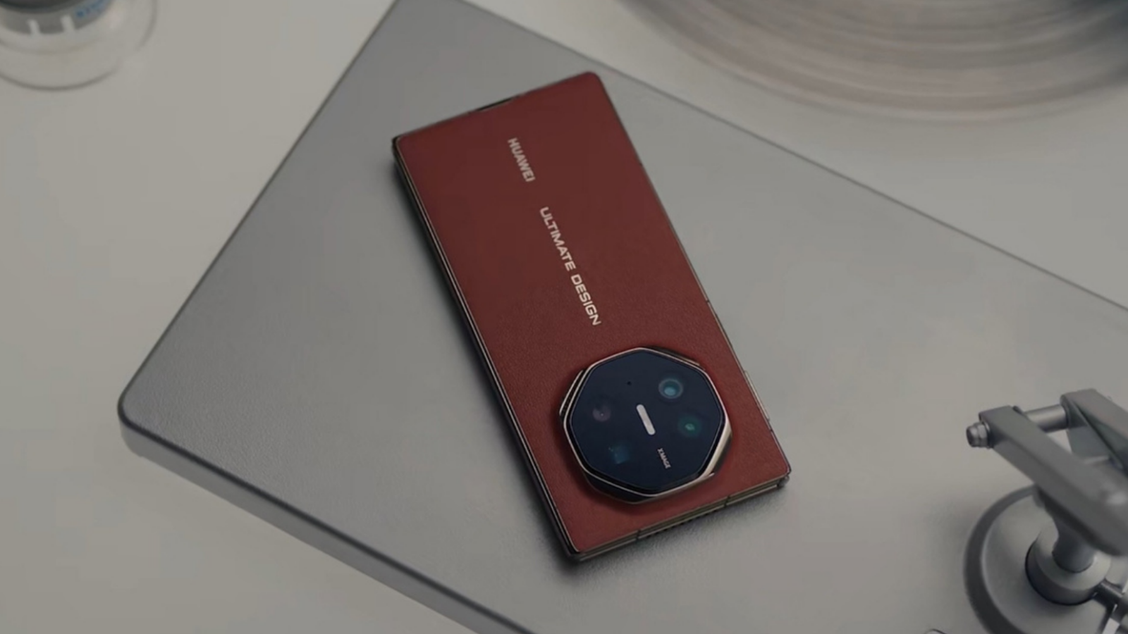 Üçe Katlanabilen İlk Telefon Huawei Mate XT Tanıtıldı 2 Üçe Katlanabilen İlk Telefon Huawei Mate XT Tanıtıldı
