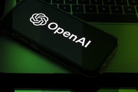 OpenAI ve Jony Ive'dan Yapay Zeka Odaklı Cihaz Geliyor