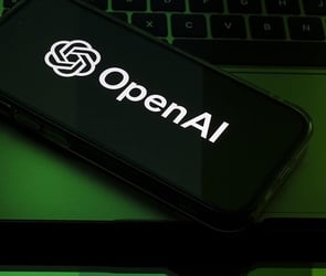 OpenAI ve Jony Ive'dan Yapay Zeka Odaklı Cihaz Geliyor