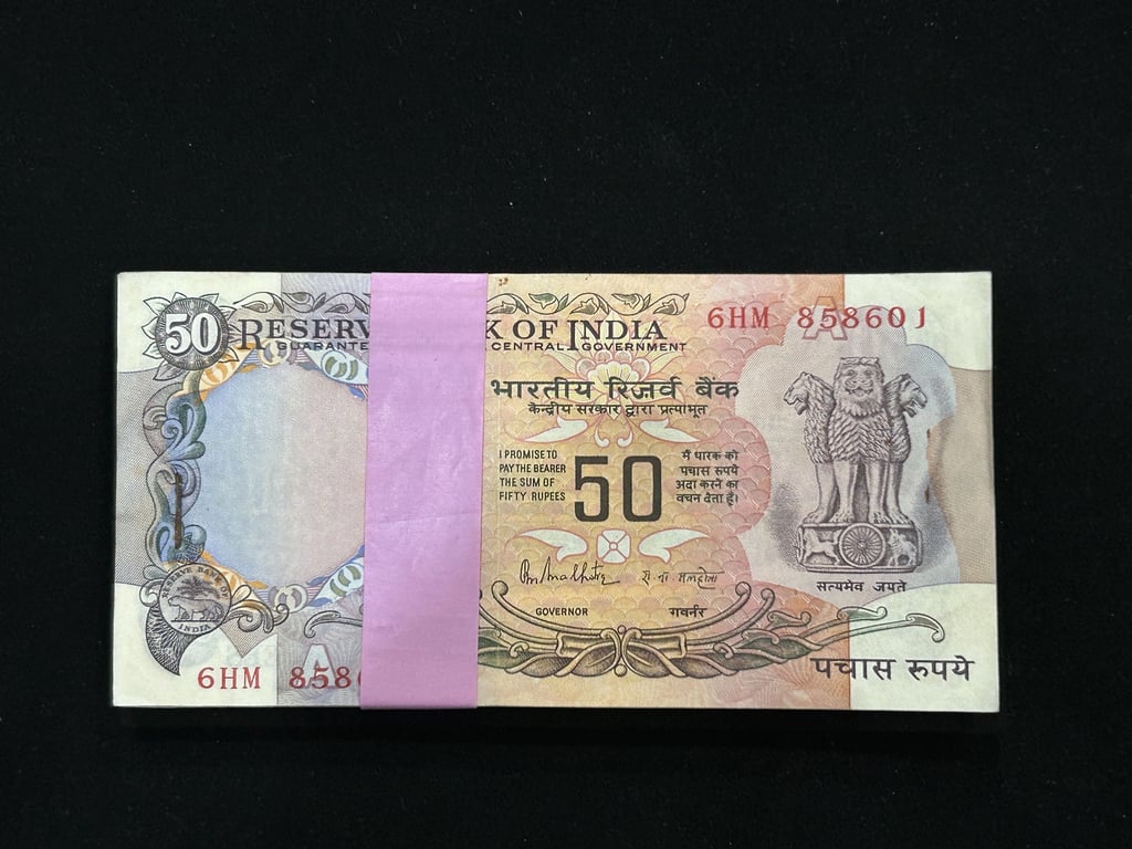 India, Rupees 50 Complete Serial Bundle of 100 Banknotes, Holy Fancy Serial Number Ending 786 (reverse 687), Fancy Doubling Serial Number x58-x58, Sign. R.N. Malhotra, Inset A, UNC