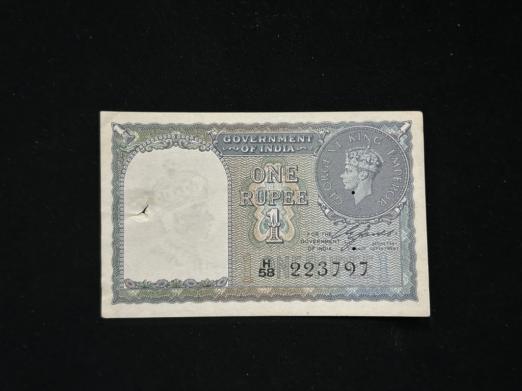 British India, 1940 Rupees 1 Banknote, King George VI (KG VI), Sign. C.E. Jones, Inset Plain, UNC