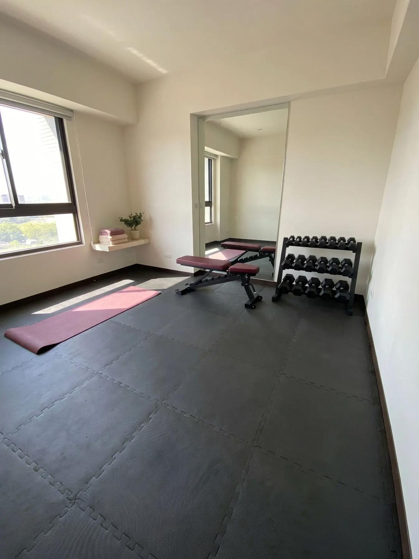 Contemporary home gym after AI virtual staging by Renovaitor: Wall mirror and compact bench convert corner into a workout station