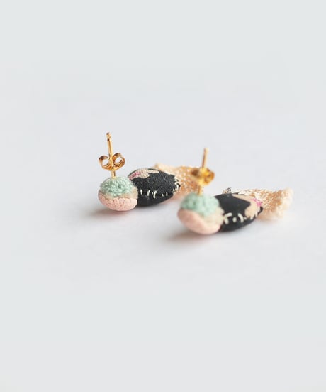 かけらピアス 〇と□