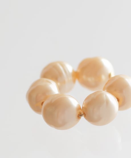 nemunemu baroque pearl ear cuff