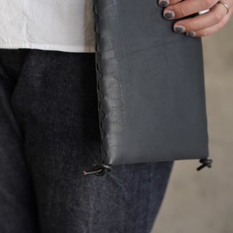 lille og stor / lomme (S) / black × black