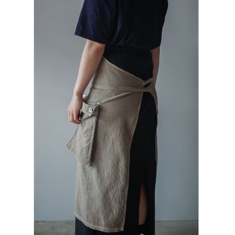 MARU TO / Packable Apron / logwood / cont別注 | c