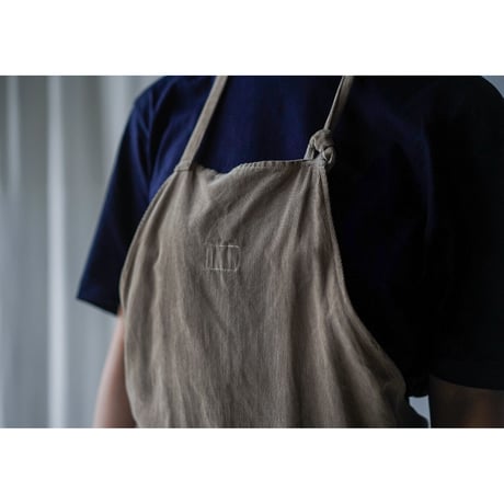 MARU TO / Packable Apron / logwood / cont別注