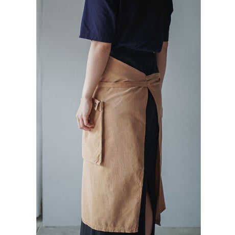 MARU TO / Packable Apron / cacao husk