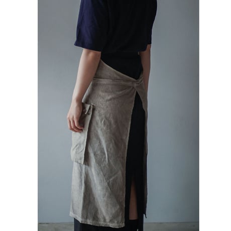 MARU TO / Packable Apron / logwood / cont別注