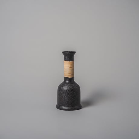 NOTA&design / JUGGLING VASE / black sand
