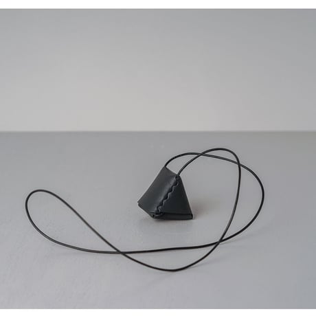 lille og stor / trekant (long) / black