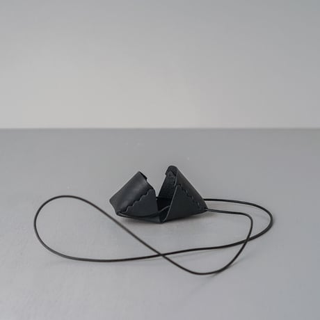 lille og stor / trekant (long) / black