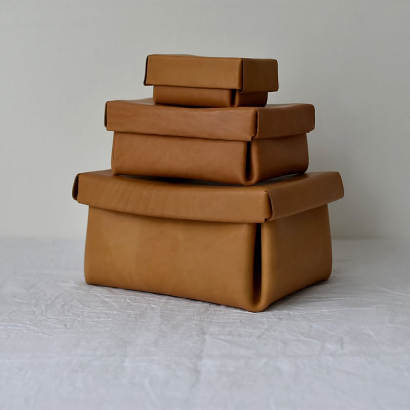 lille og stor / kasse (M) / camel | cont _ shee